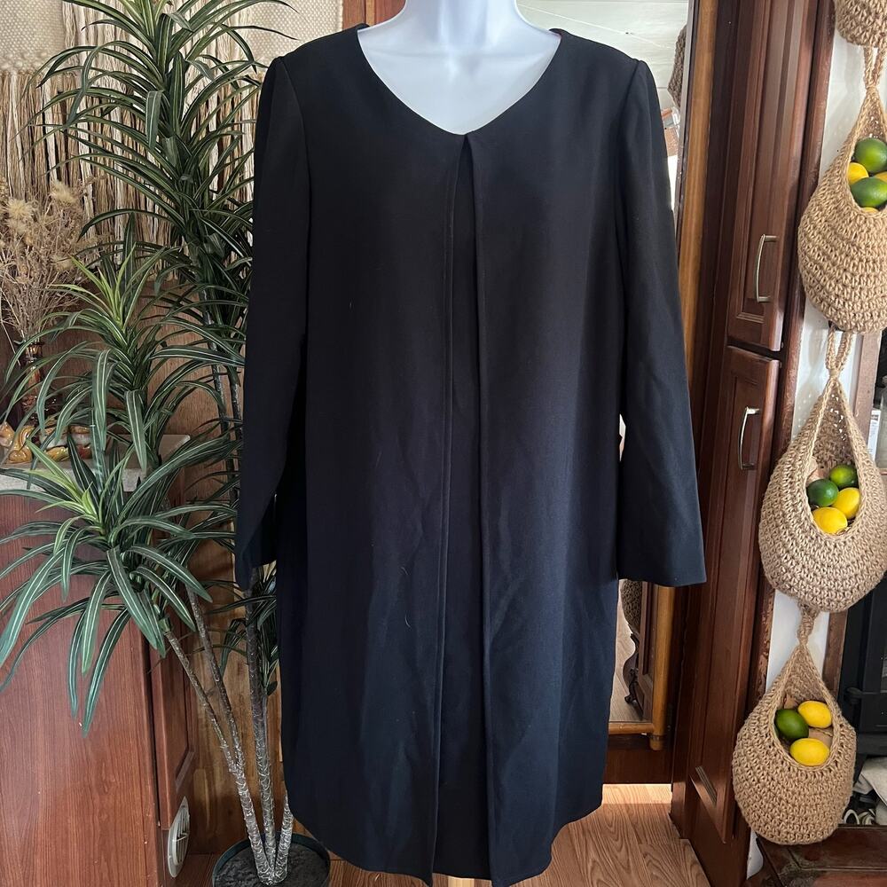 Liz Claiborne Black Shift Dress Petite 12P Long Sleeve V Neck Pleated Work Dress